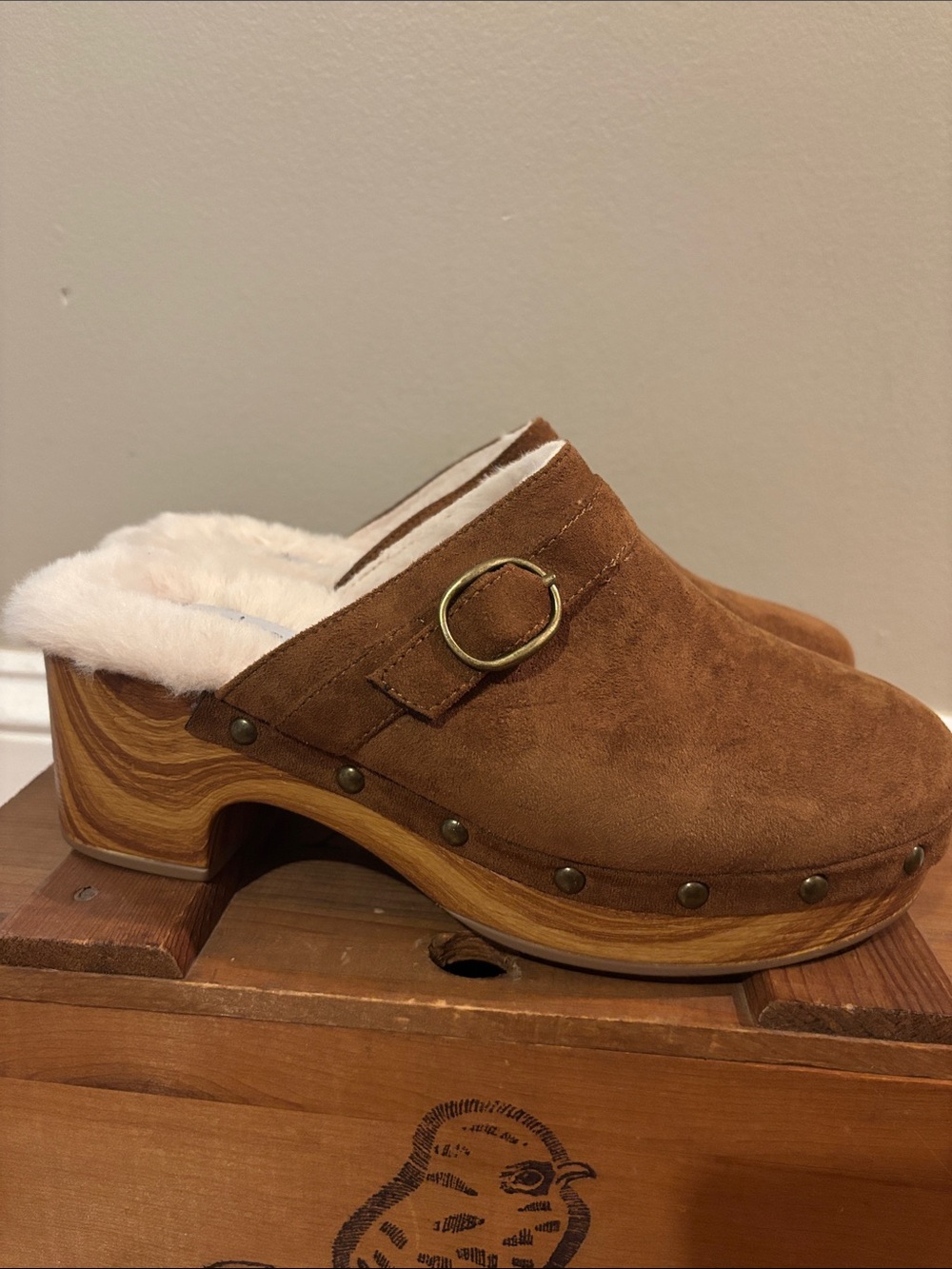Catherine Malandrino Brown Suede Clogs Faux Fur Lined Mules Wood Heel 8.5